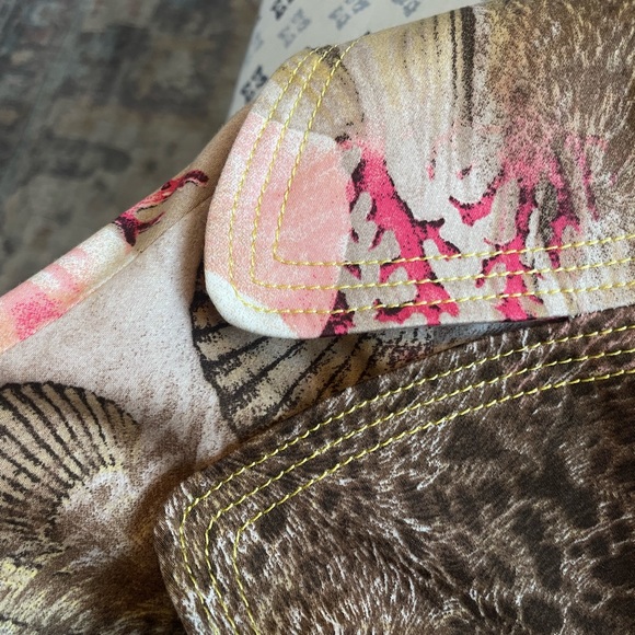 Sleek Women’s Pink Coral/Seashell/Flower jacket - Picture 4 of 8